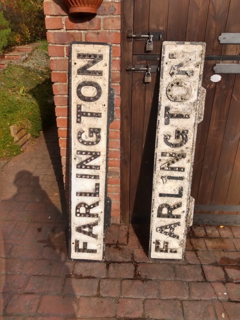 Farlington village signs